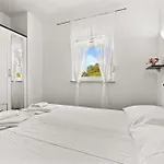 Rondine Apartmán Karigador
