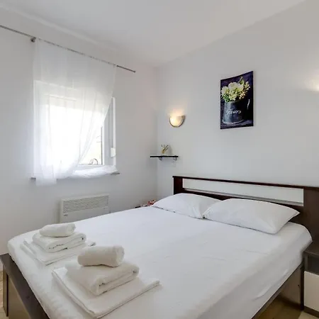 Apartment Rondine 1 *