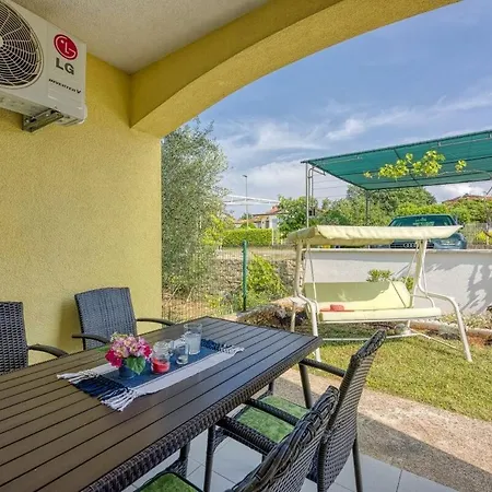 Apartment Rondine 1 Karigador