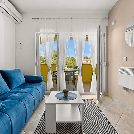 Apartament Rondine Karigador