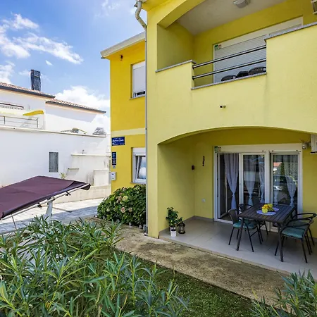 Rondine Apartament Karigador