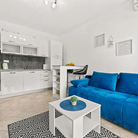 Rondine Apartament *