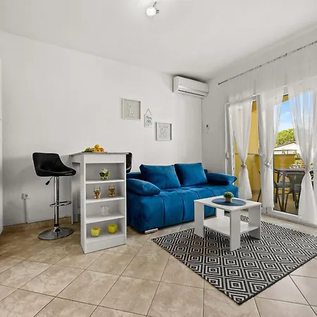 Rondine Apartament *